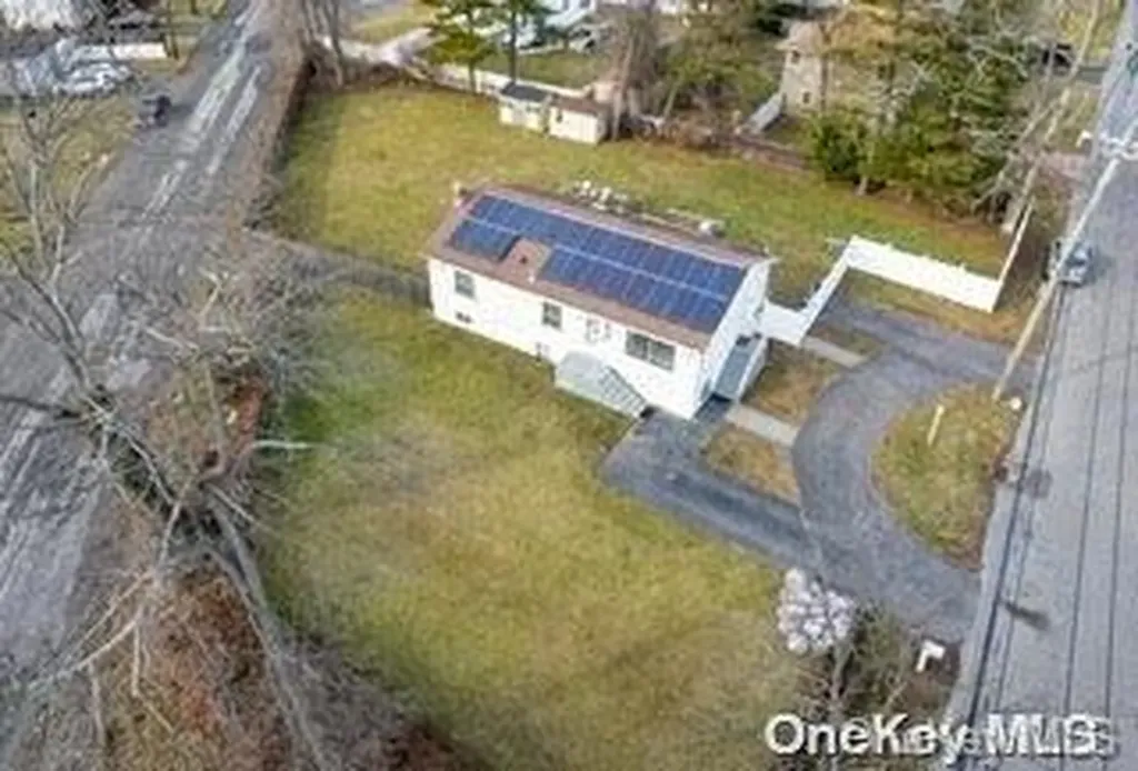 50 Governor Avenue West Babylon NY 11704