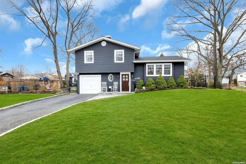1500 Wave Avenue Medford NY 11763