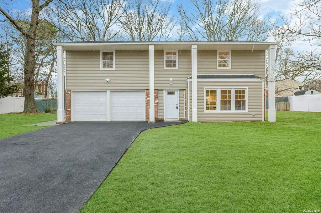3 Summercress Lane Coram NY 11727