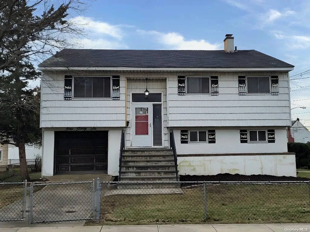 146 Westside Avenue Freeport NY 11520