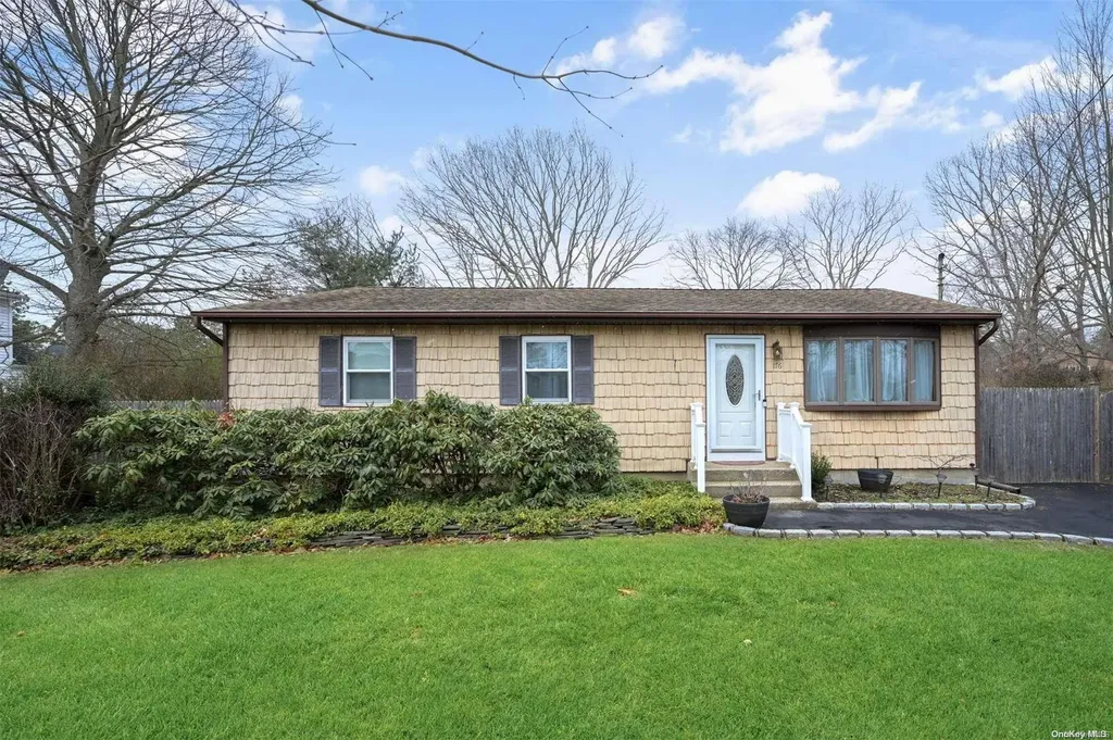 176 Abbott Avenue Mastic NY 11950
