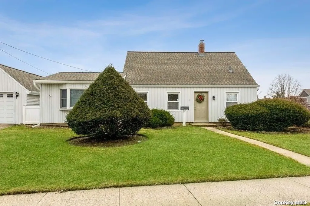 31 Copper Lane Levittown NY 11756