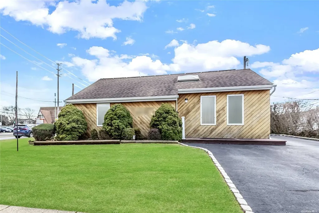 4175 Iris Place Bethpage NY 11714