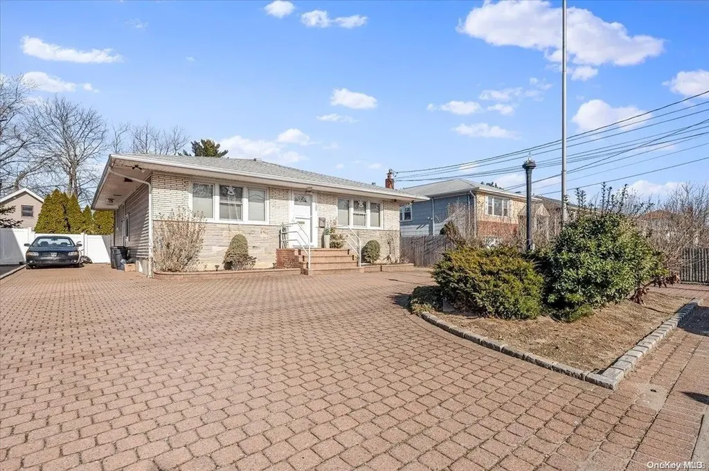 133 Davison Avenue Oceanside NY 11572
