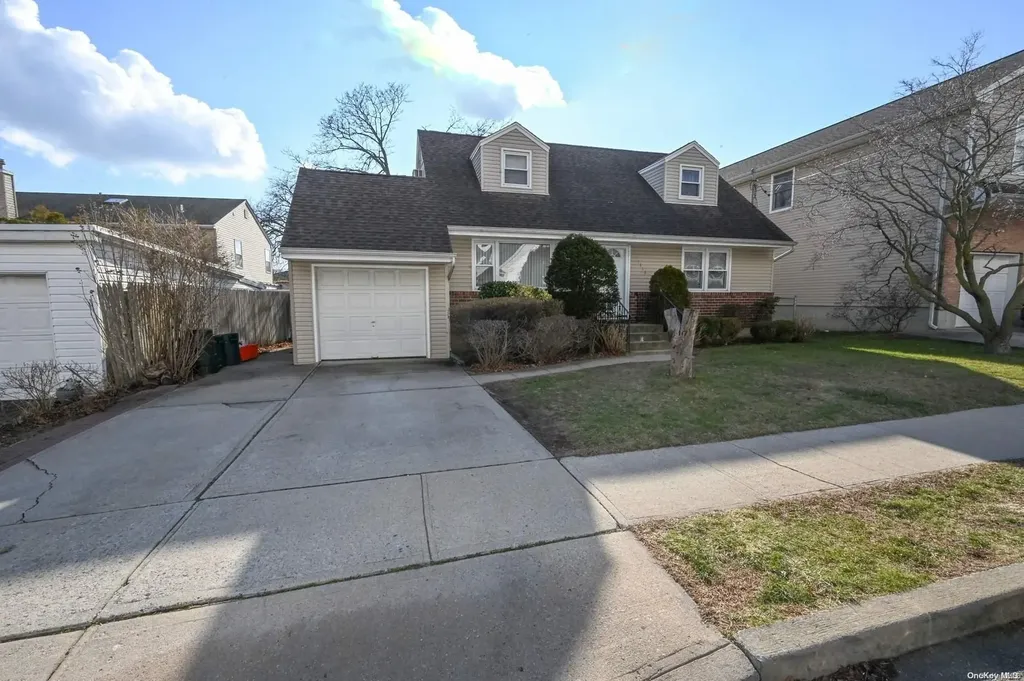 1315 Collier Avenue Elmont NY 11003