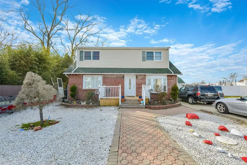 480 West Drive Copiague NY 11726