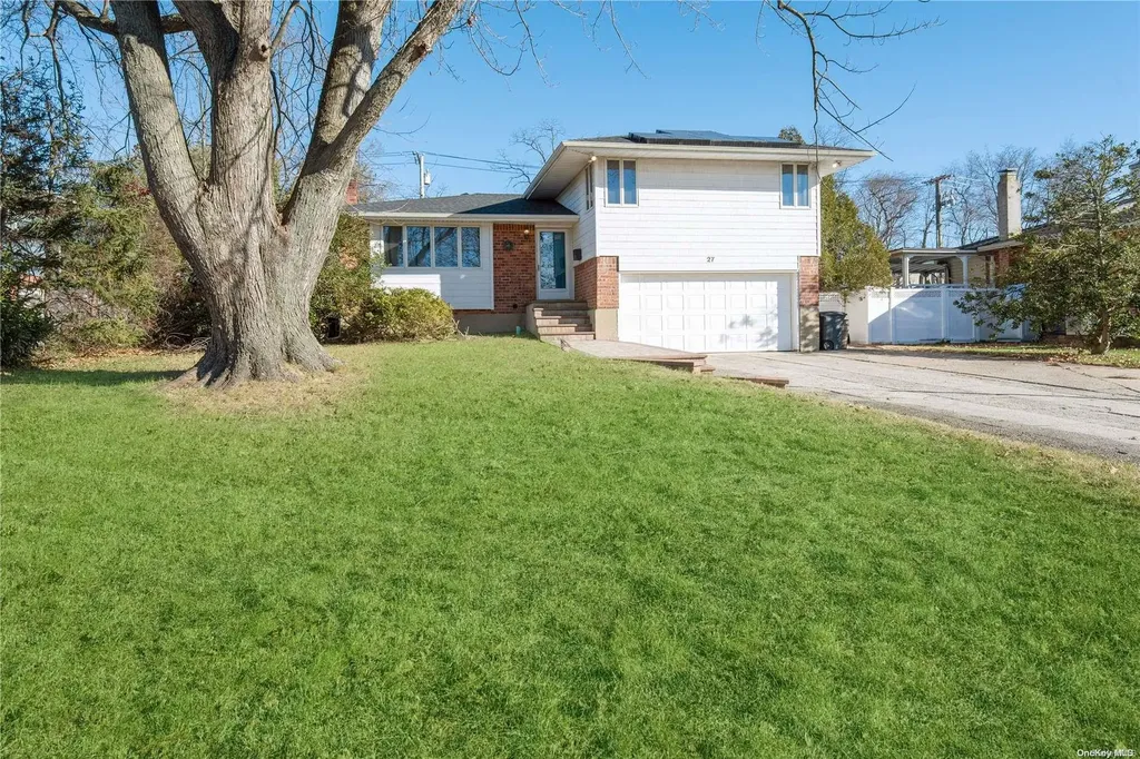 27 Windham Crescent Kings Park NY 11754