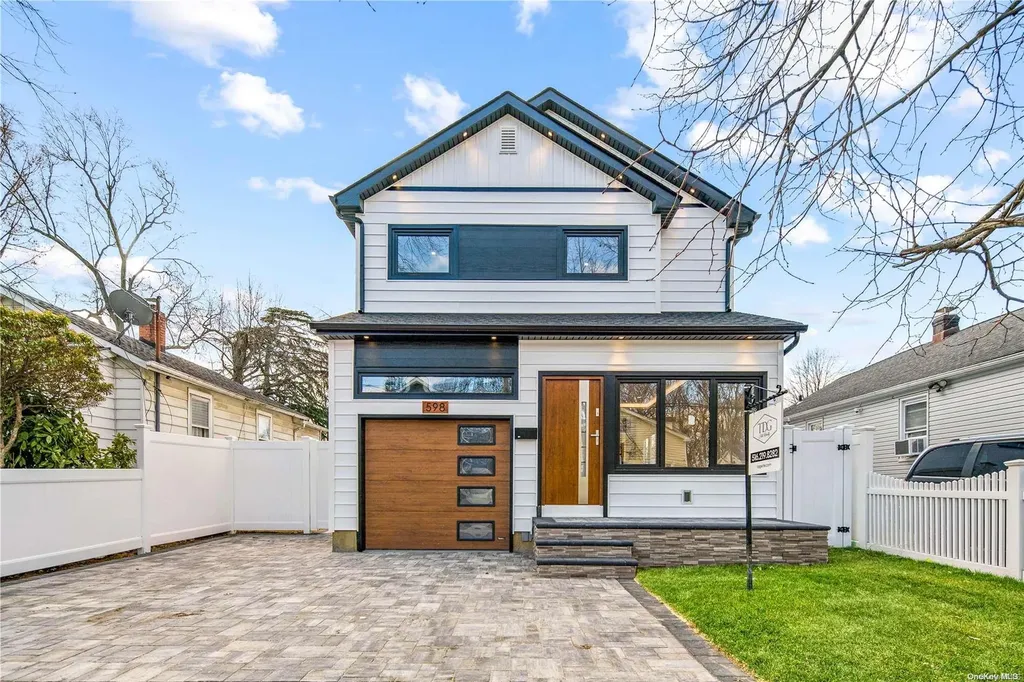 598 Park Avenue West Hempstead NY 11552