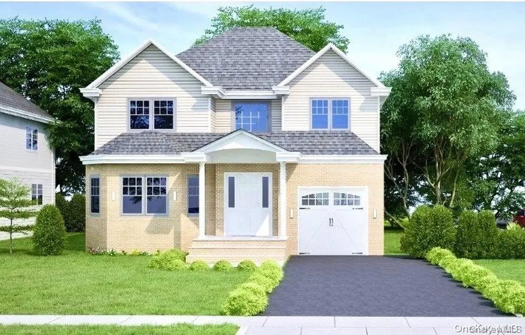 382 Garfield Avenue Mineola NY 11501