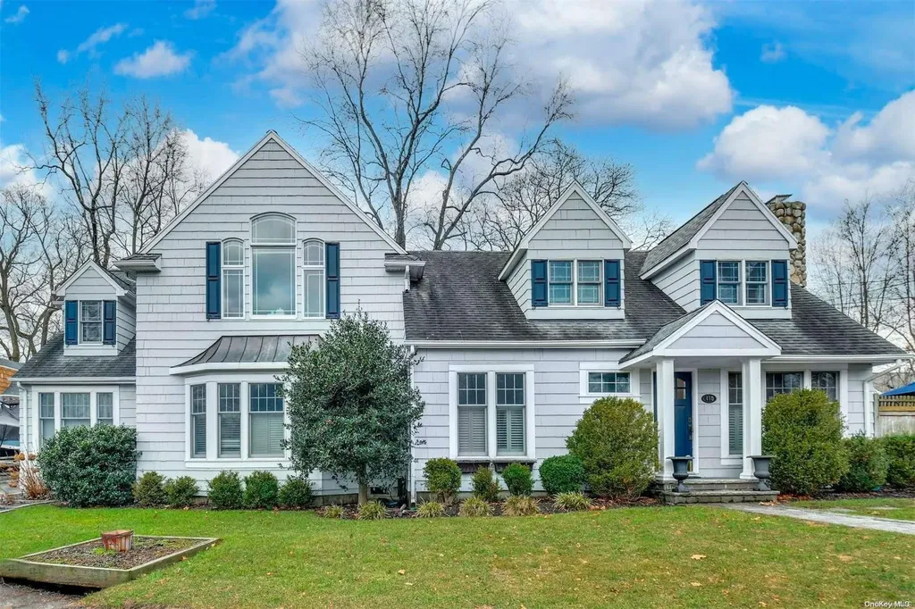 418 Monroe Drive Centerport NY 11721
