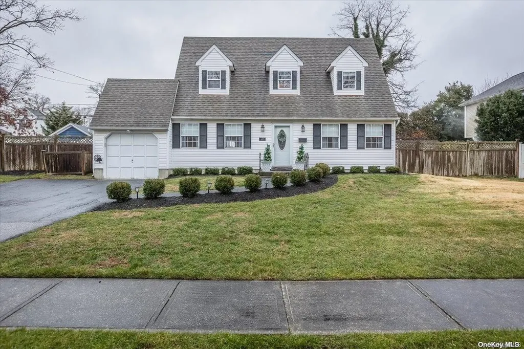 23 Brook Avenue Blue Point NY 11715