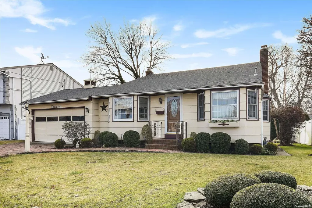 94 Boston Avenue Massapequa NY 11758