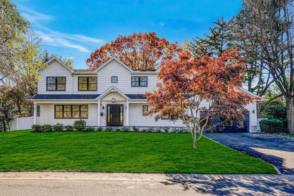 9 Chestnut Road Manhasset NY 11030