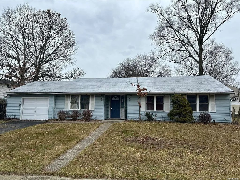 4 Continental Drive Centereach NY 11720