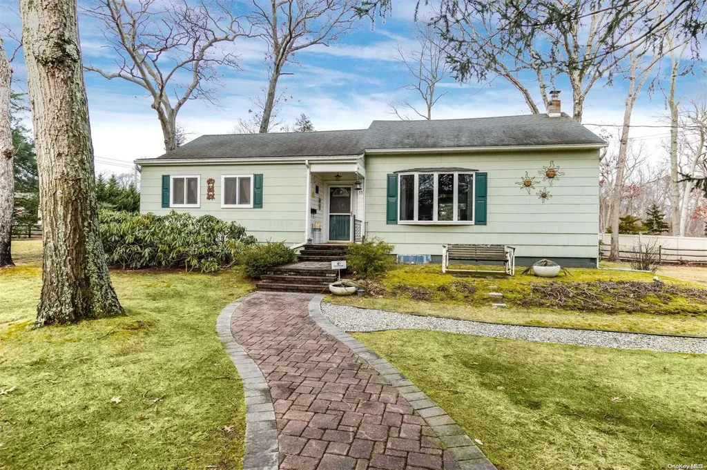 55 Brook Lane Smithtown NY 11787