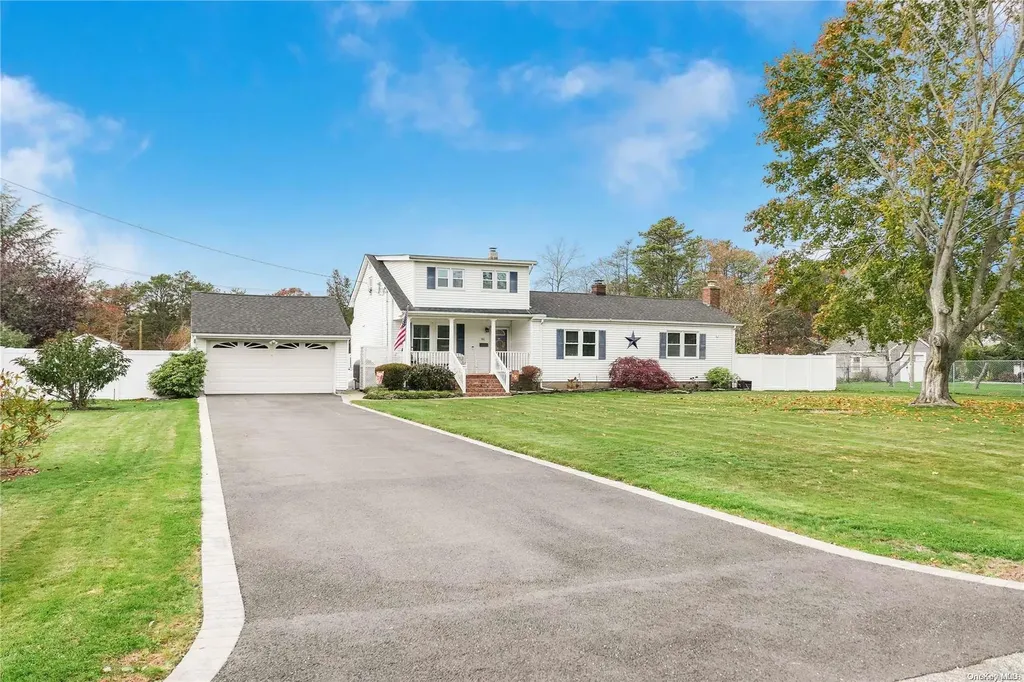 96 Maple Avenue Bellport NY 11713