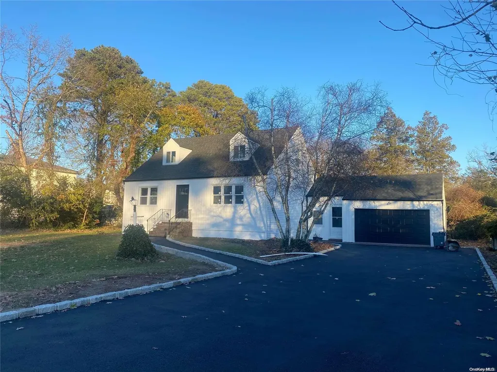 91 Pine Acres Boulevard Deer Park NY 11729