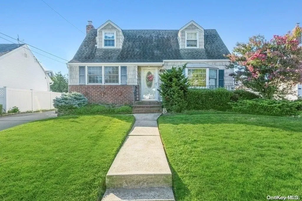 2870 Walter Road Wantagh NY 11793