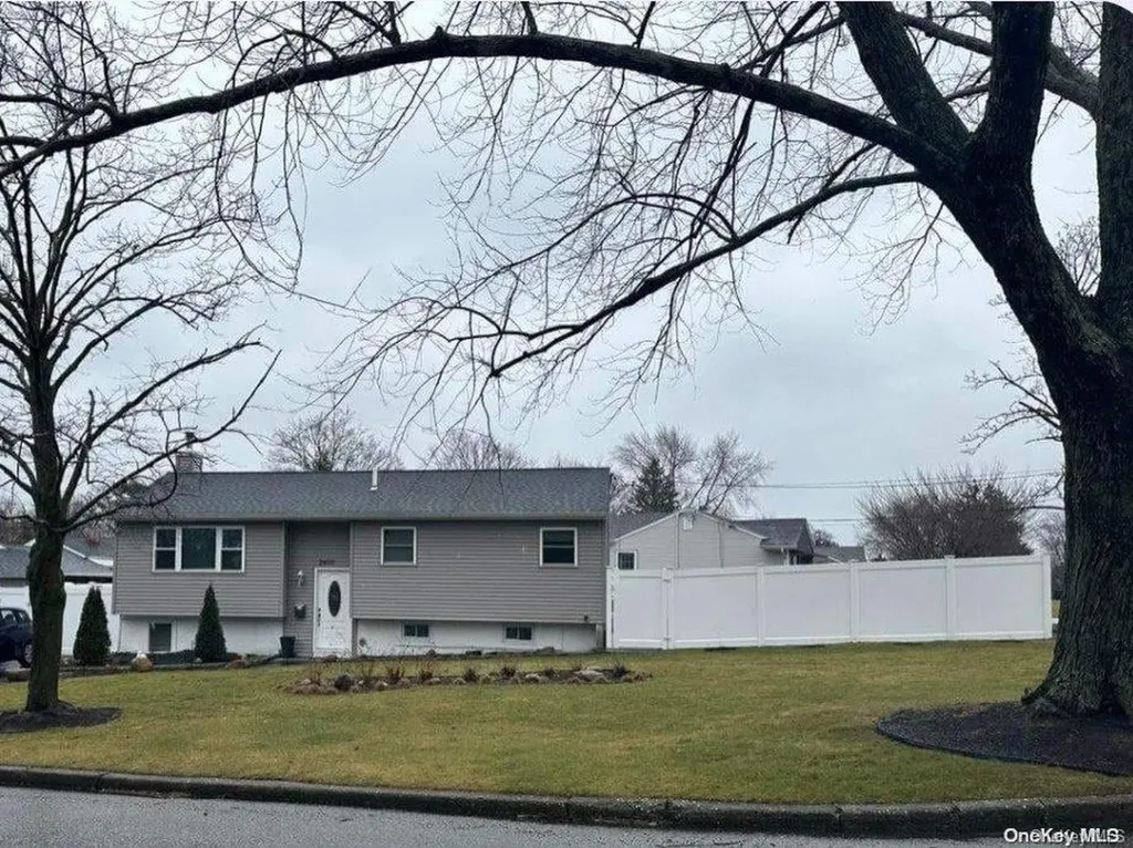 2400 Knickerbocker Avenue Medford NY 11763