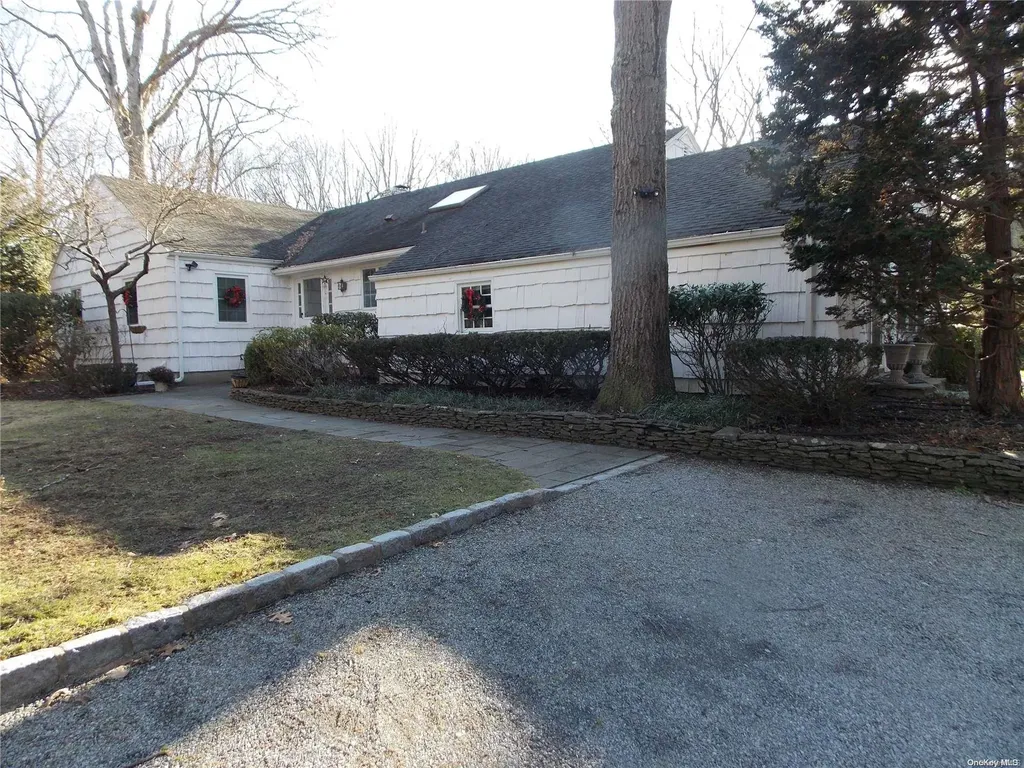 19 Southgate Road Setauket NY 11733