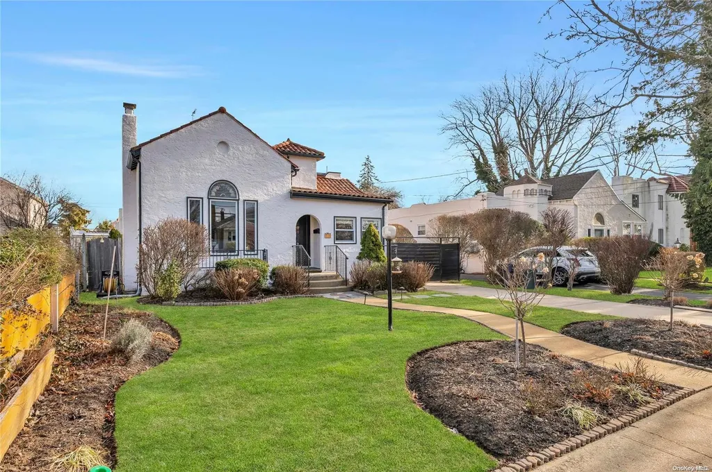 229 Wynsum Avenue Merrick NY 11566