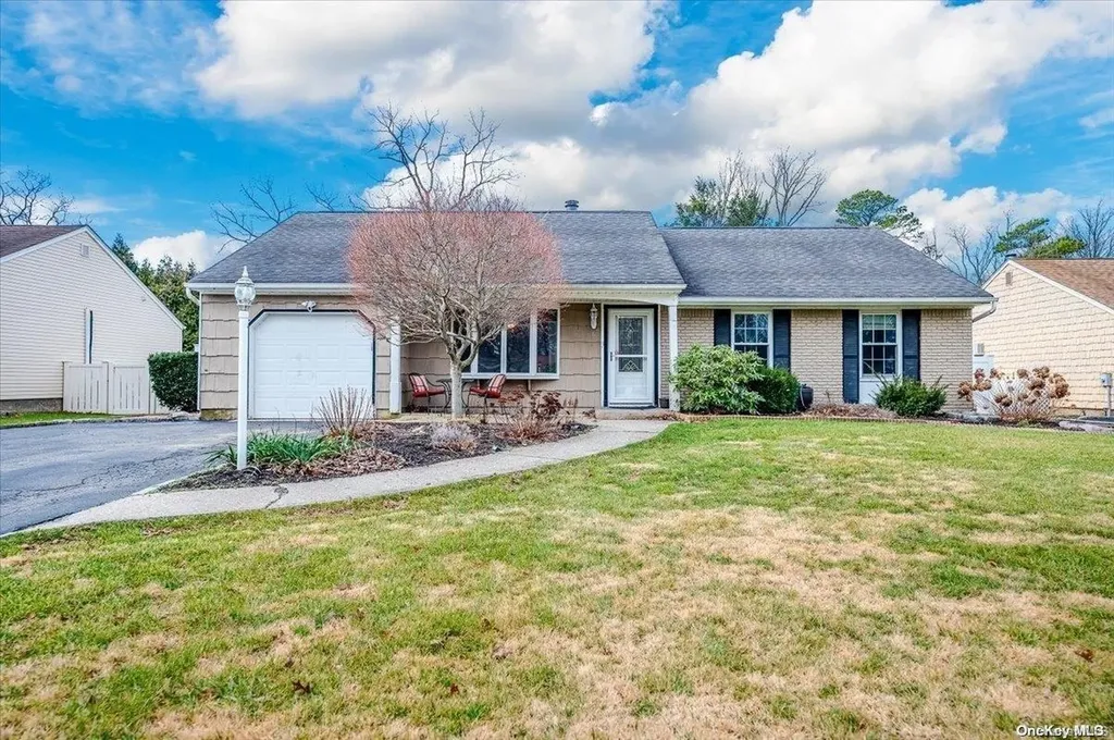 6 Barrett Court Nesconset NY 11767