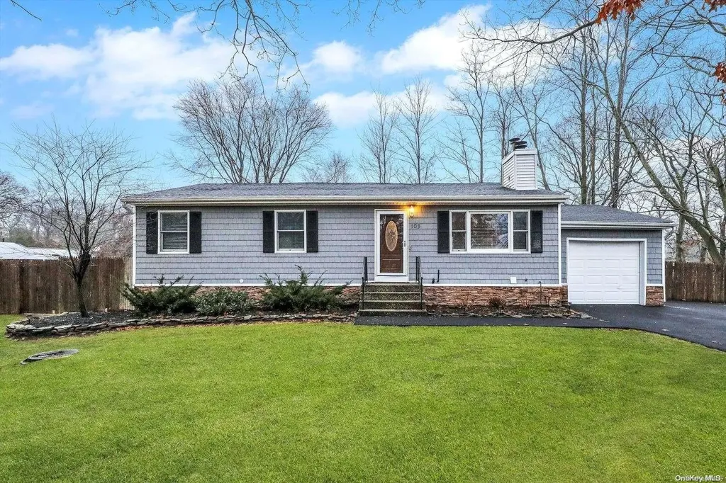 105 Broadway Rocky Point NY 11778