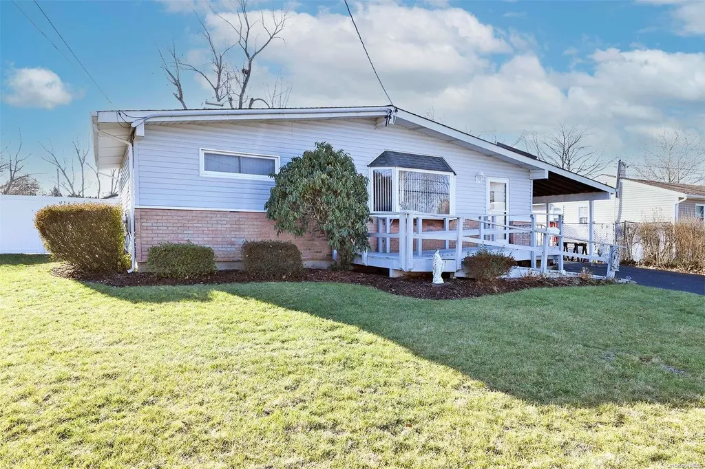 24 Magnolia Street Central Islip NY 11722