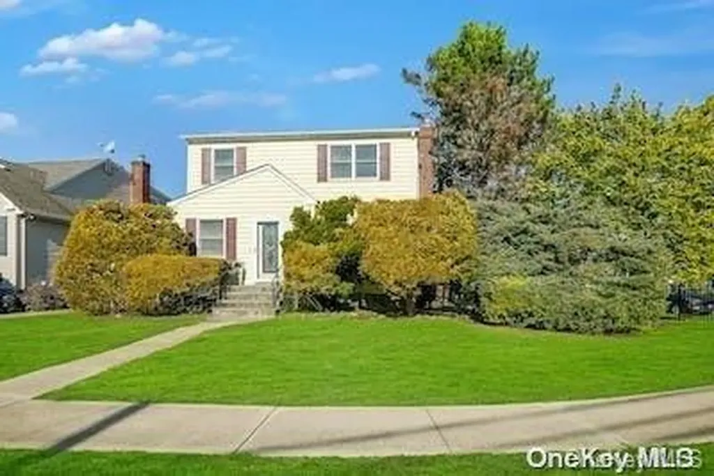 26 Croydon Drive Bellmore NY 11710