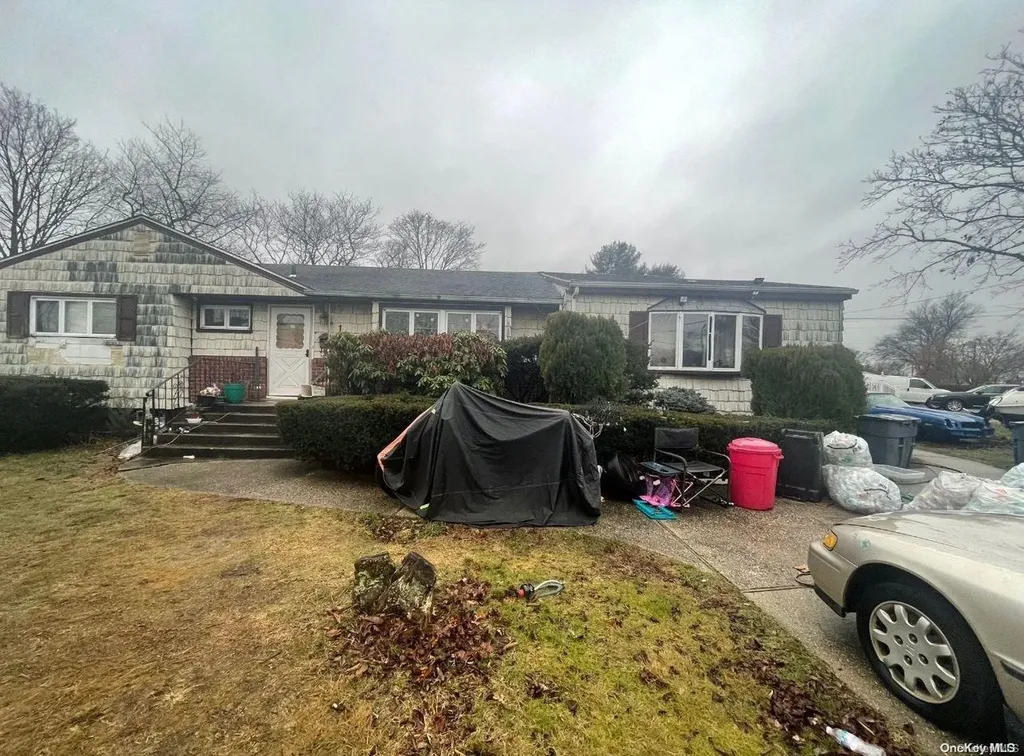 12 Virgil Drive Brentwood NY 11717
