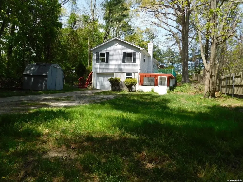 36 Greenbriar Road Wading River NY 11792