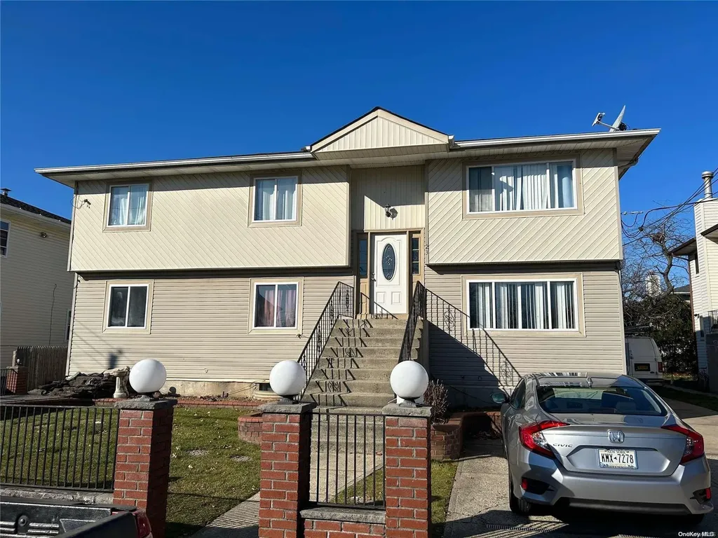 23 3rd Avenue Westbury NY 11590