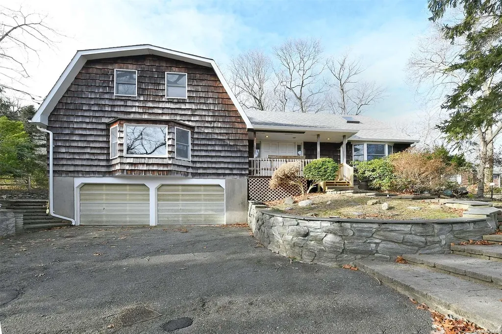 60 Rinaldo Road Northport NY 11768