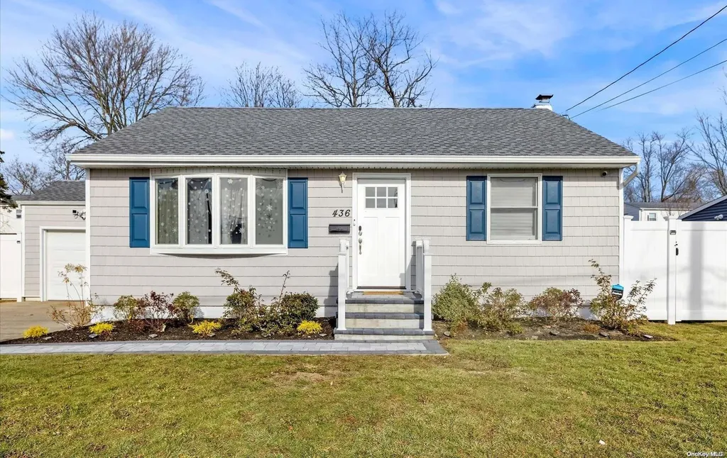 436 50th Street Lindenhurst NY 11757