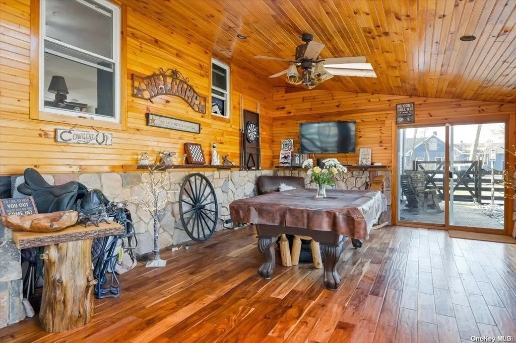 129 Gull Dip Road Ridge NY 11961