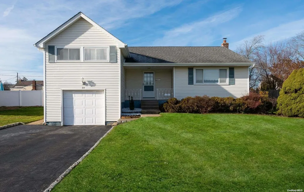 24 Jonquill Lane Kings Park NY 11754