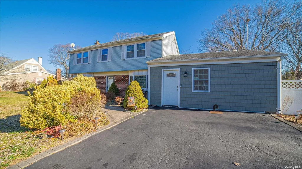 59 Howe Road Coram NY 11727