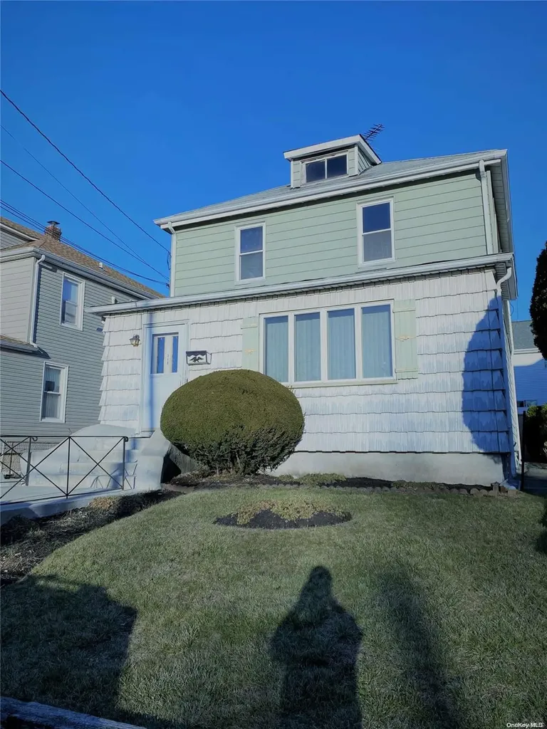 310 Columbus Parkway Mineola NY 11501