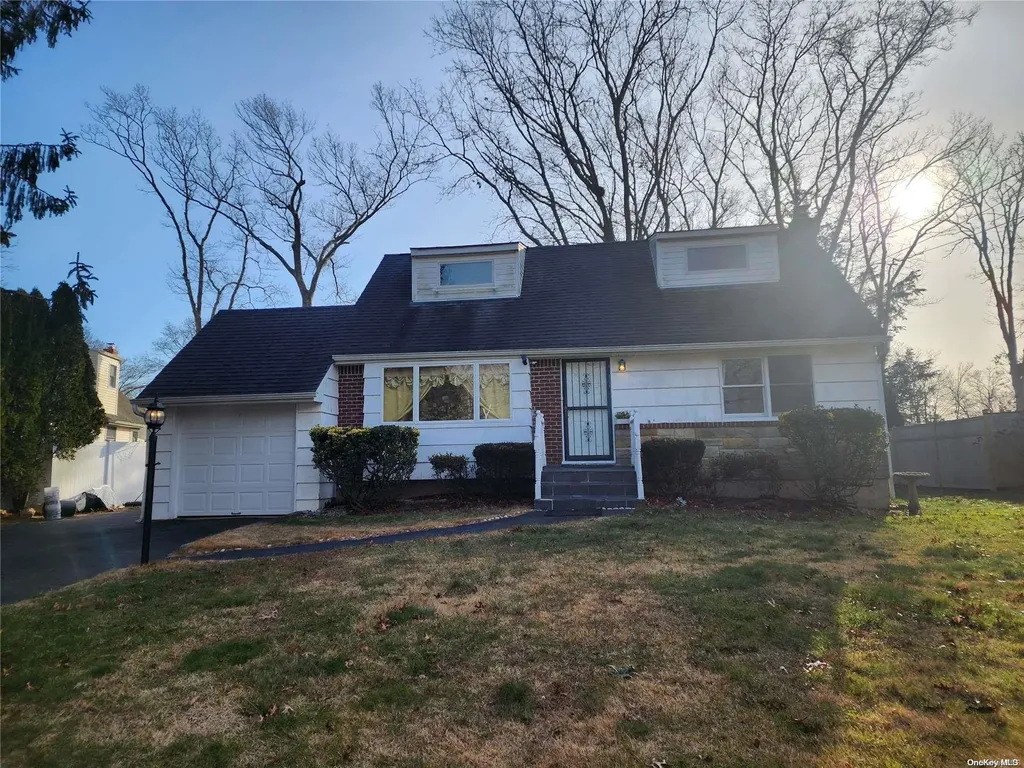 4 Robinson Street Shoreham NY 11786