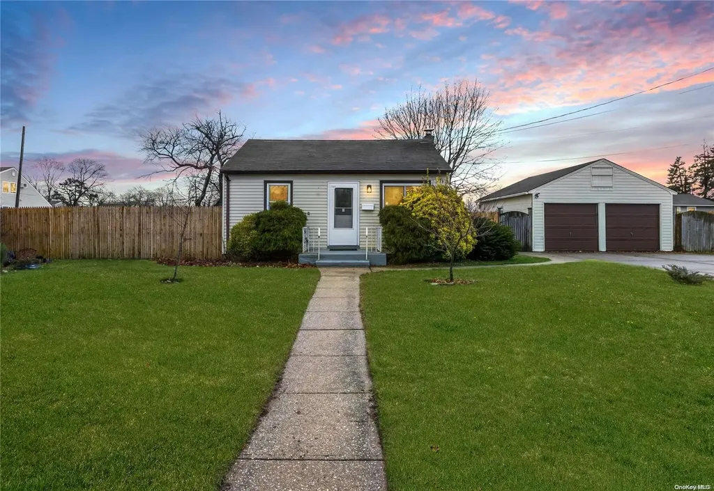 238 15th Street West Babylon NY 11704