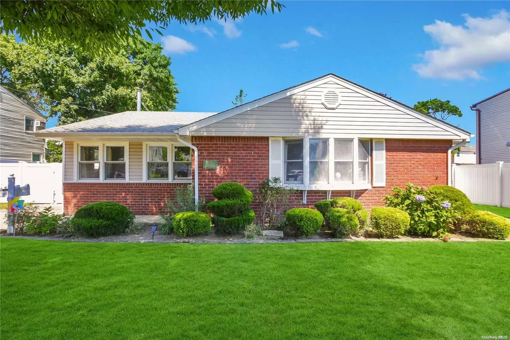 325 Maple Avenue East Meadow NY 11554