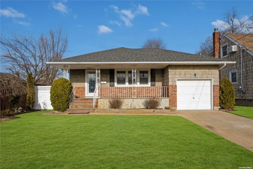 5 Trezza Court Bellmore NY 11710