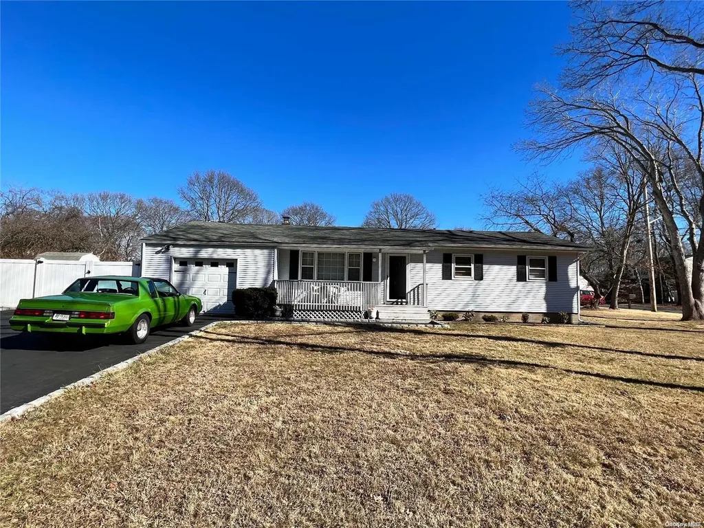 305 Winters Drive Mastic NY 11950