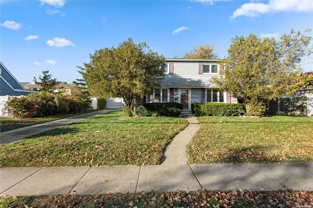 294 Montgomery Avenue Oceanside NY 11572