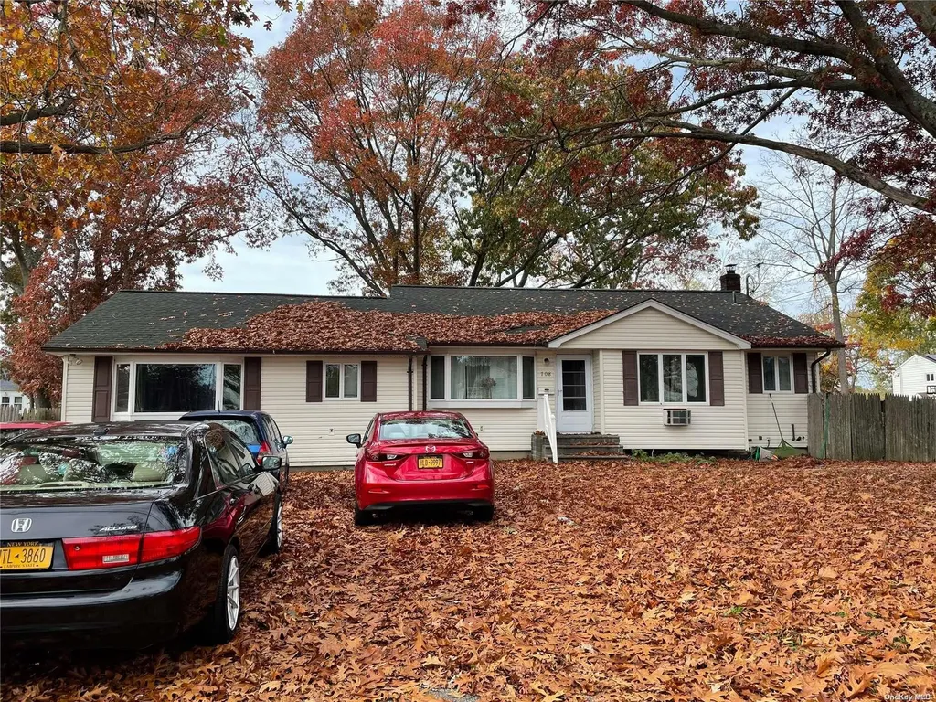 708 Broadway Brentwood NY 11717