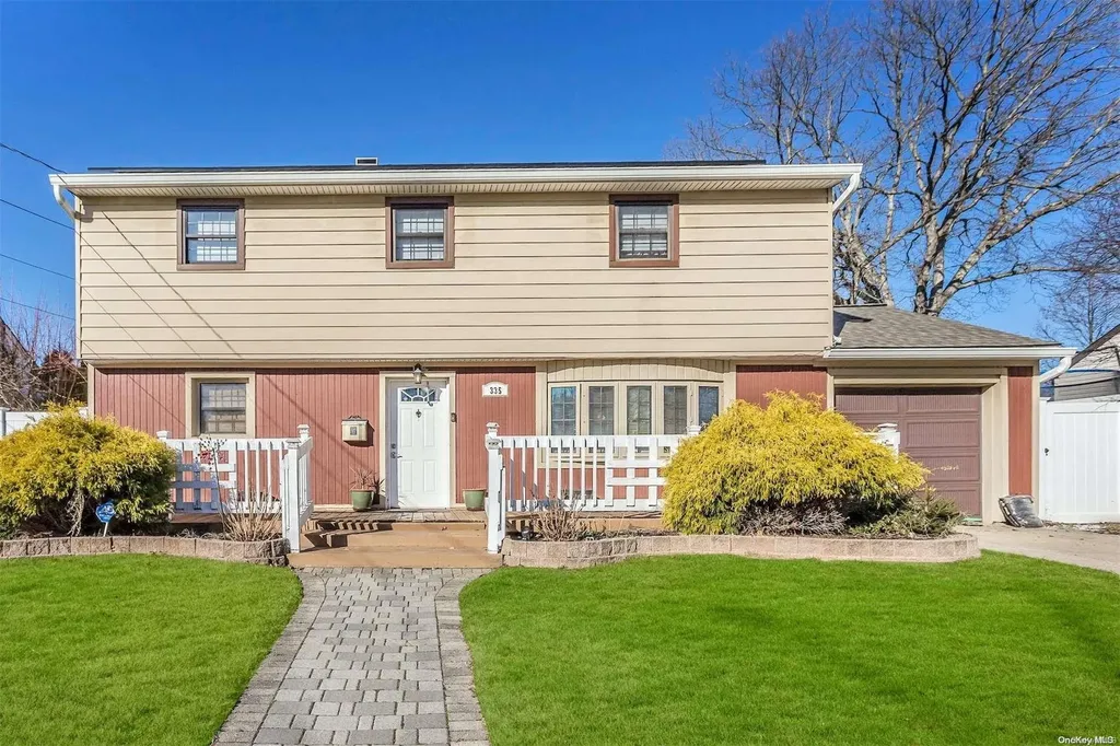 335 Wicks Avenue Babylon NY 11703