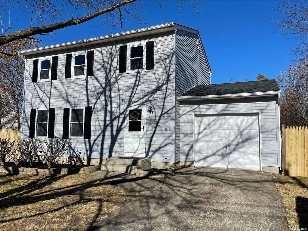55 Macarthur Avenue Brentwood NY 11717