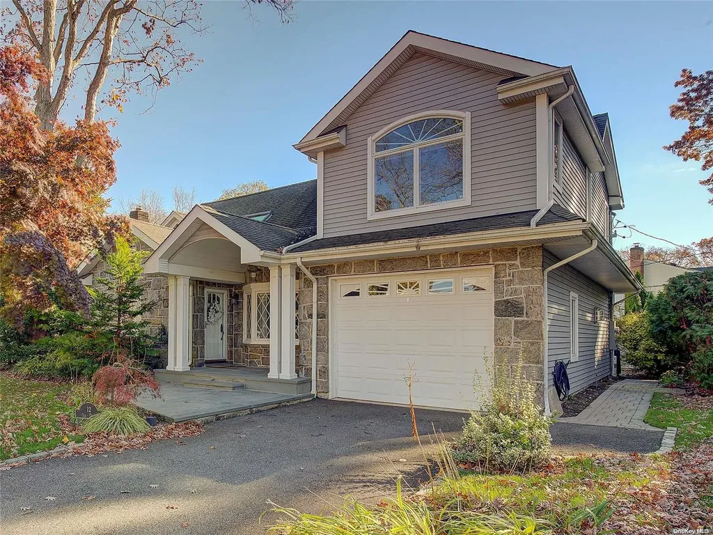 12 Oak Drive New Hyde Park NY 11040