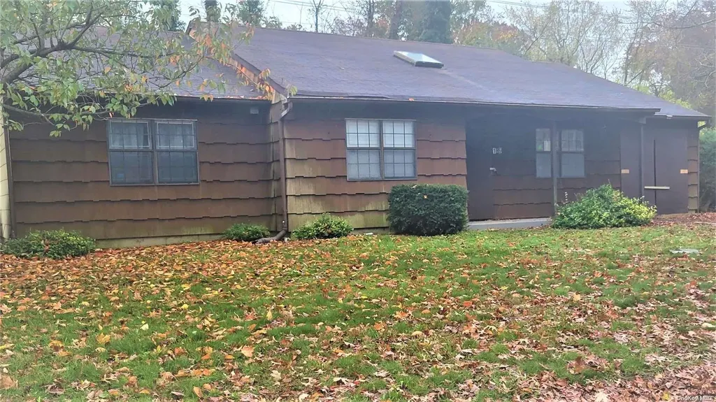 106 Truxton Road Dix Hills NY 11746