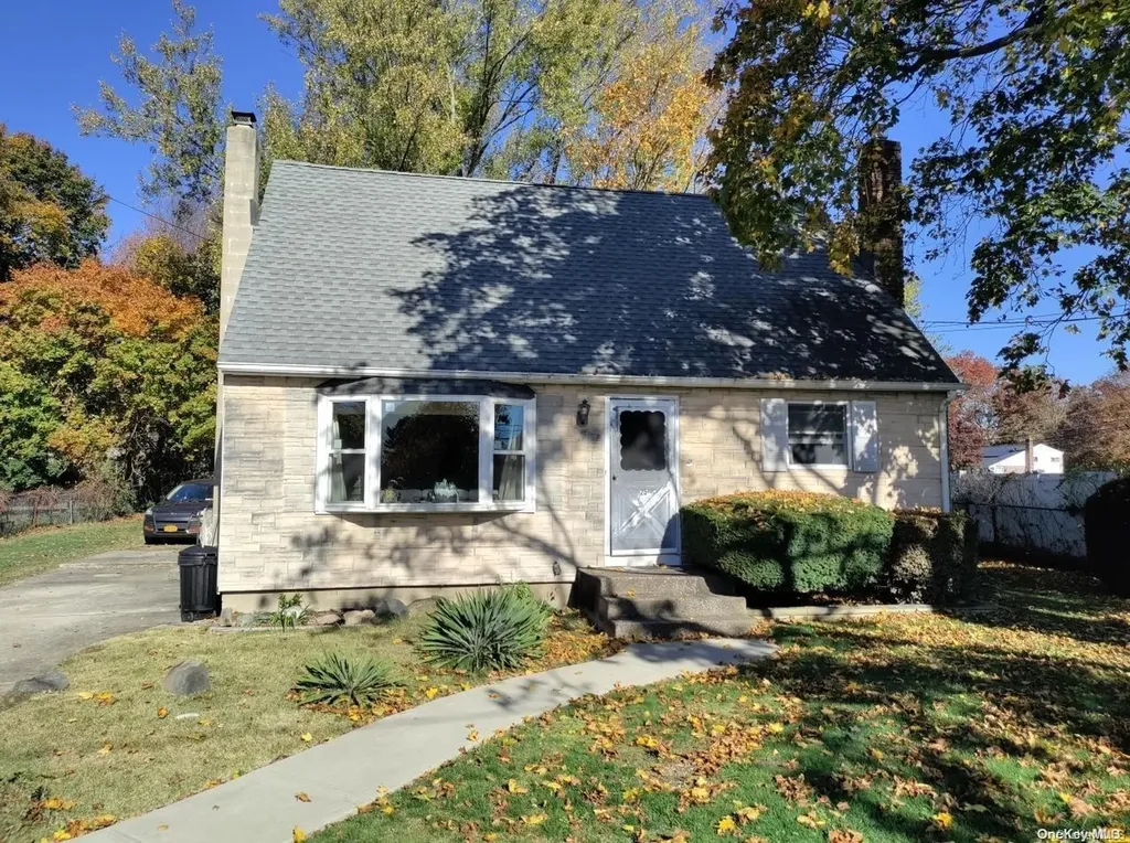 25 Locust Drive Bay Shore NY 11706